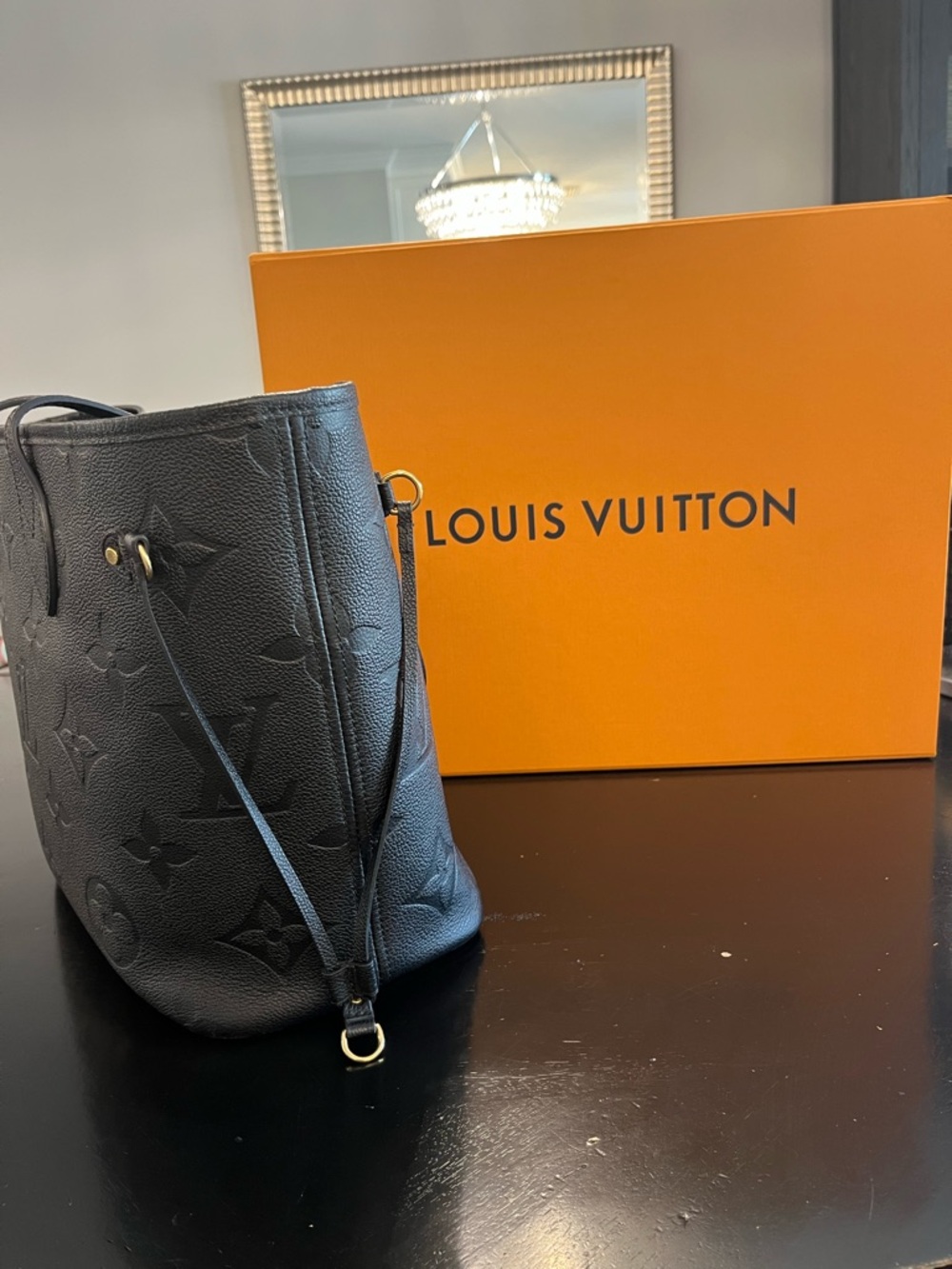 💯% Authentic Louis Vuitton
Neverfull MM
Black Embossed Monogram Tote Bag - Picture 3 of 15